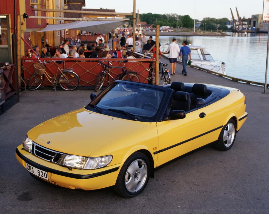  Saab 900 SE Turbo Convertible 1993 года  (фото 17 из 46)